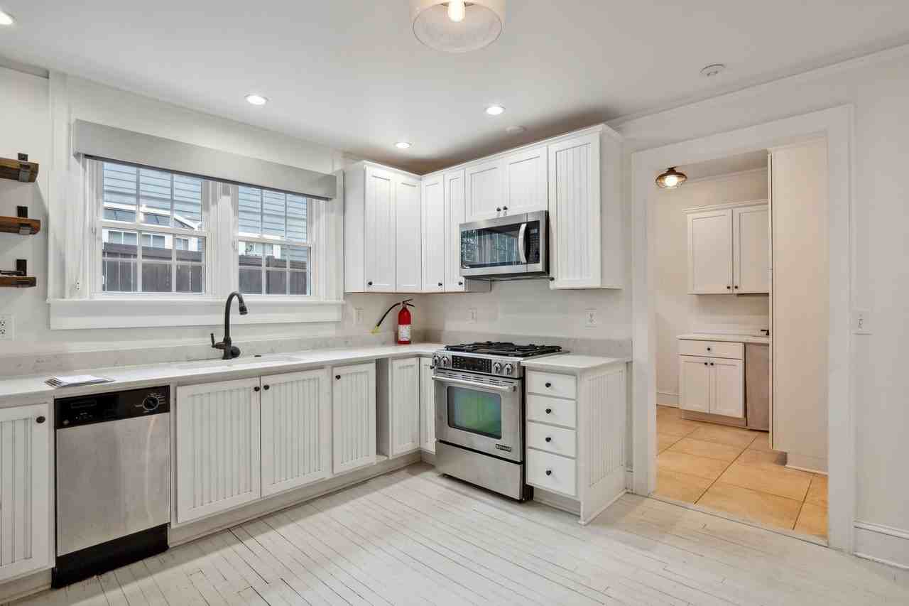 123 Conestee Ave - Photo 3 of 16