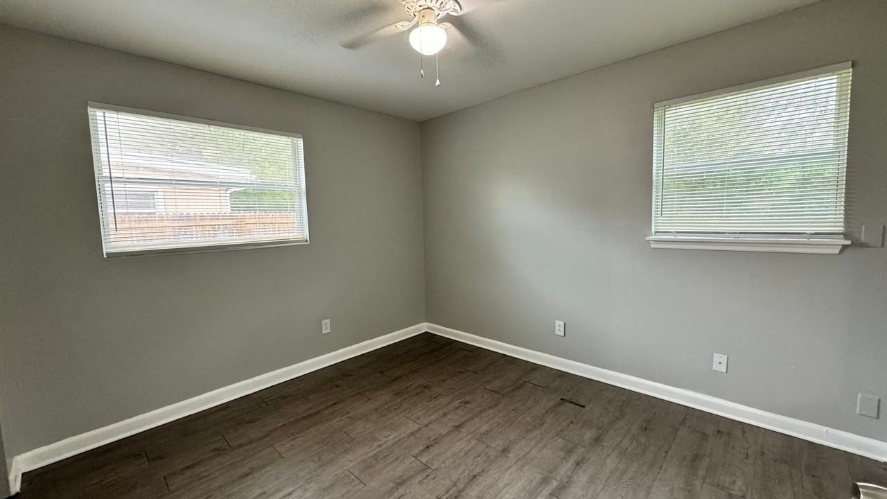 6947 Clovis Rd - Photo 4 of 13