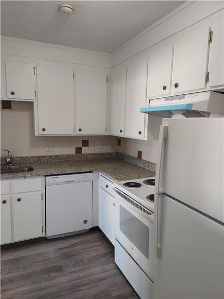 82 Station St - Photo 2 of 5