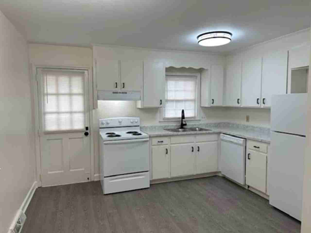 3143 E North St - Photo 2 of 11