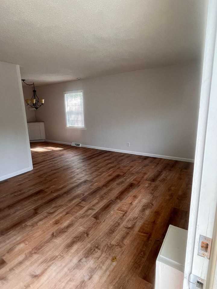 11201 Norton Ave - Photo 2 of 26
