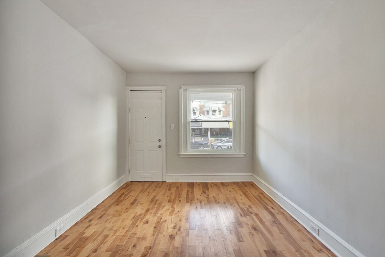 1640 S 56th St - Photo 4 of 17