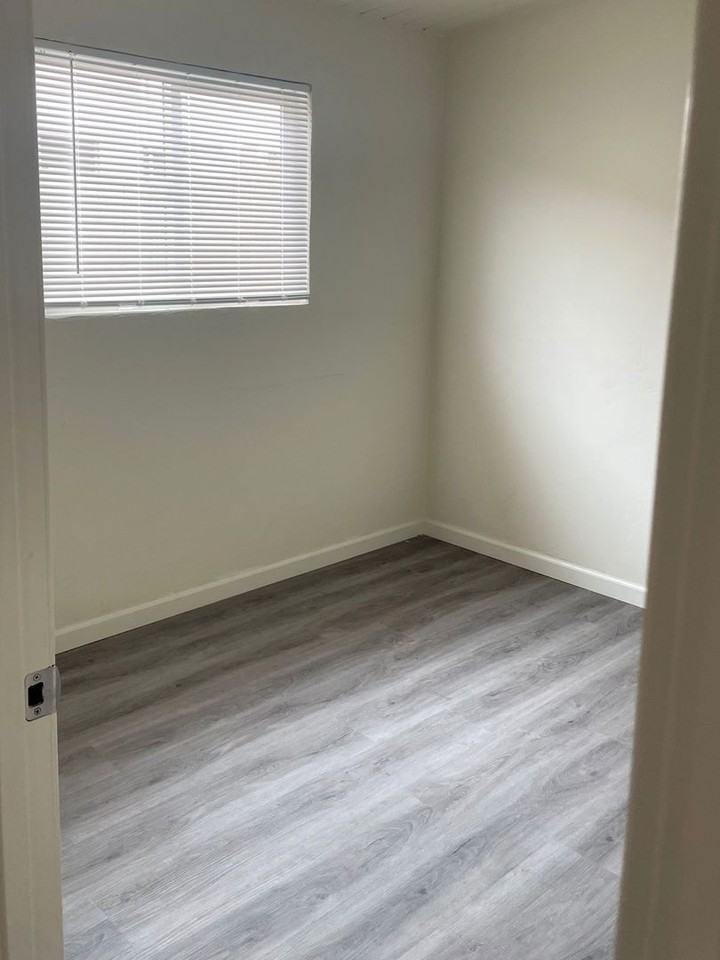 *722-724 Raven Street - Photo 3 of 7