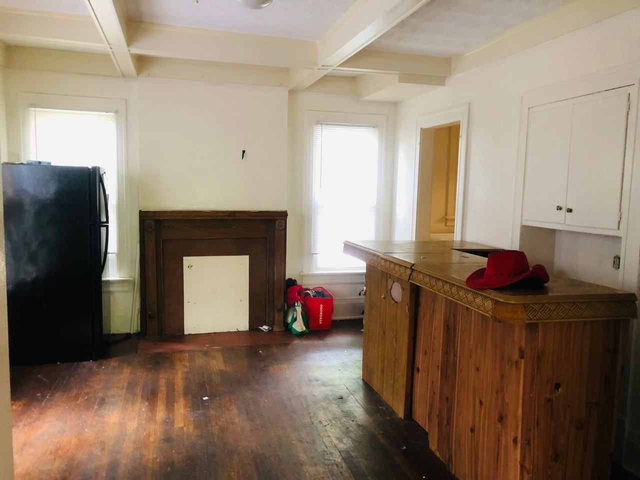 2005 Summit St - Photo 5 of 21