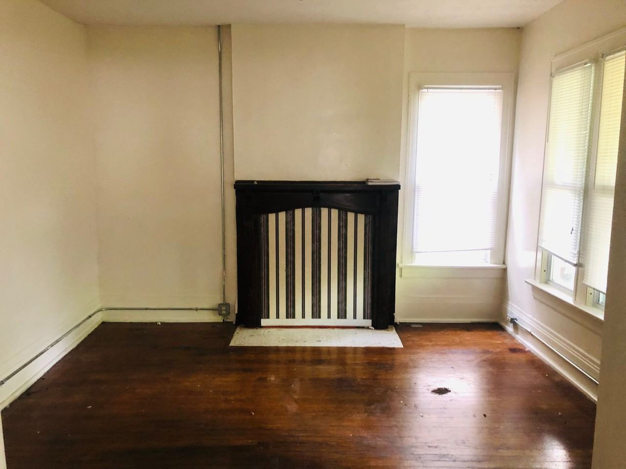 2005 Summit St - Photo 6 of 21