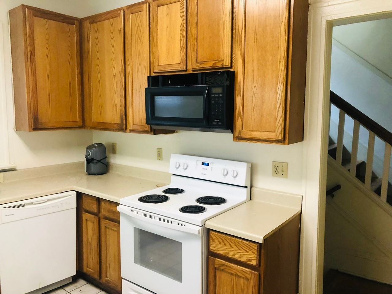 2005 Summit St - Photo 3 of 21