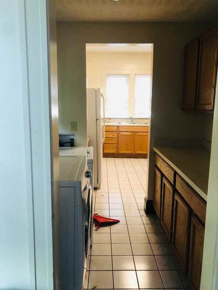 2005 Summit St - Photo 4 of 21