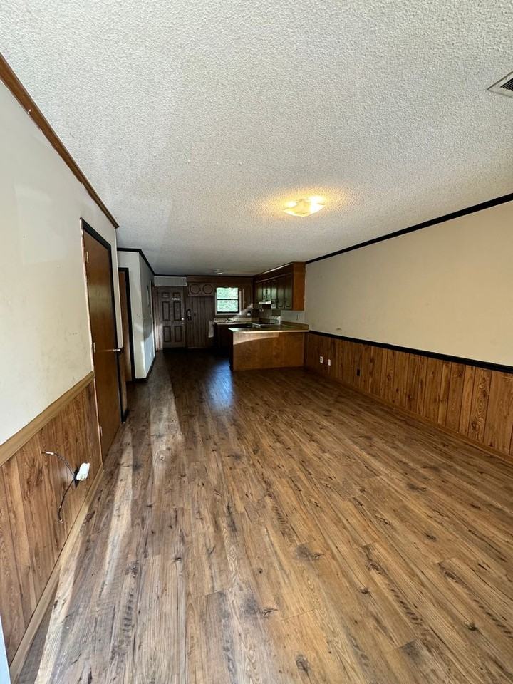 500 West Second St. - Photo 2 of 9