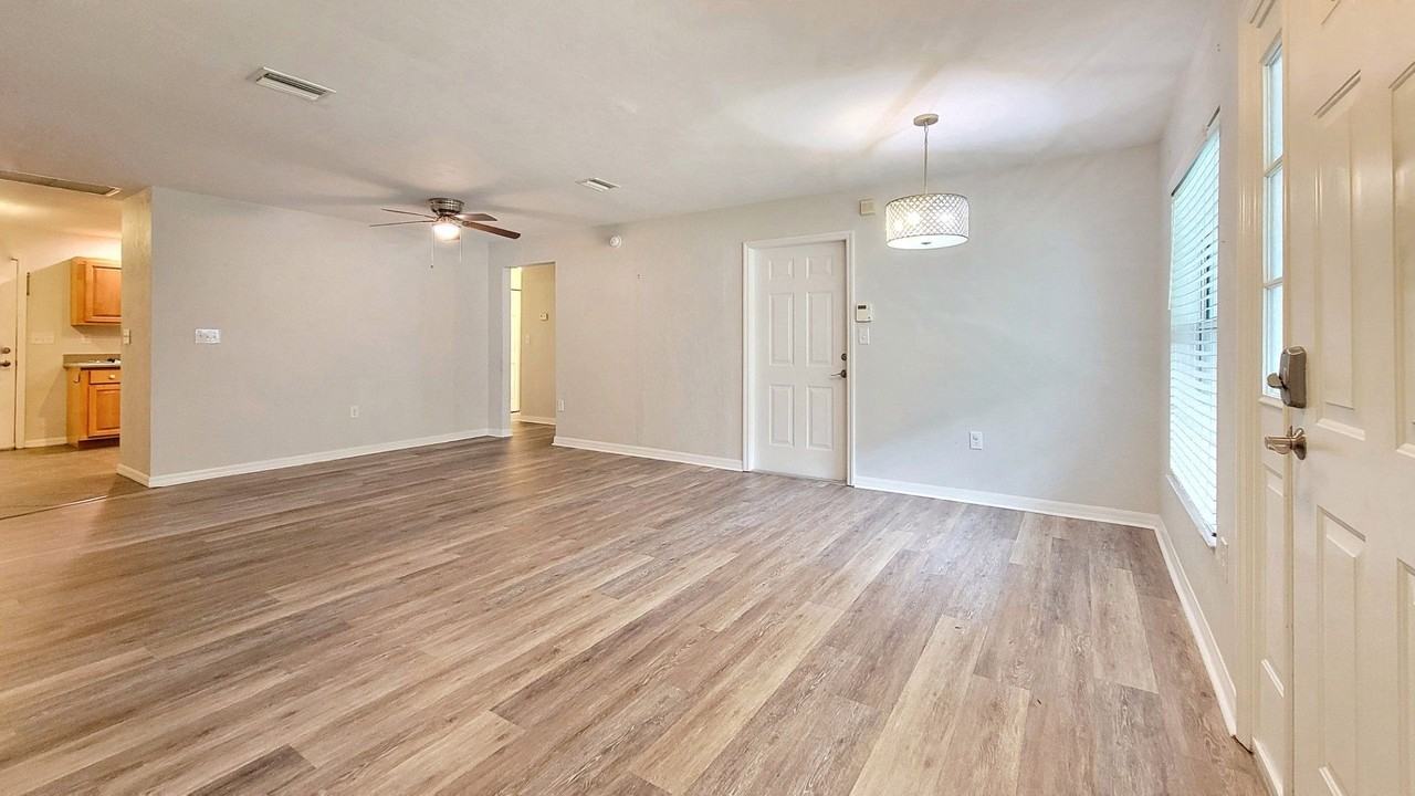 13513 Nw 146th Ave - Photo 2 of 24
