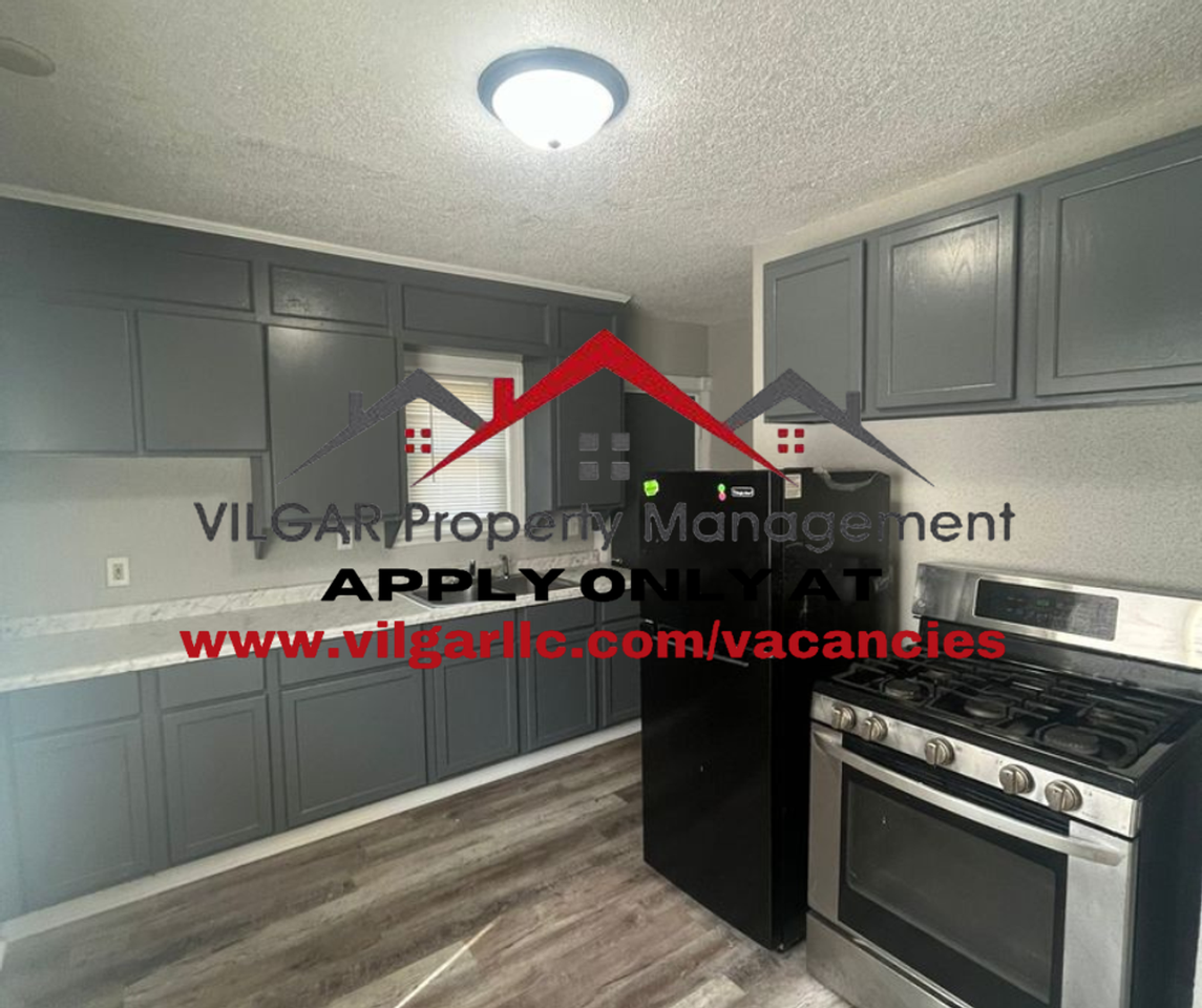 624 Hanley St - Photo 2 of 18