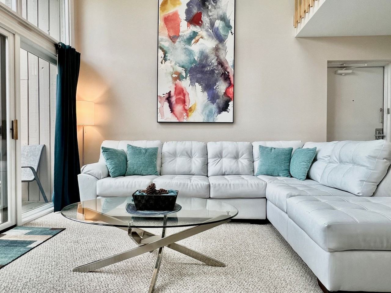 5549 Golfview Ct - Photo 2 of 33