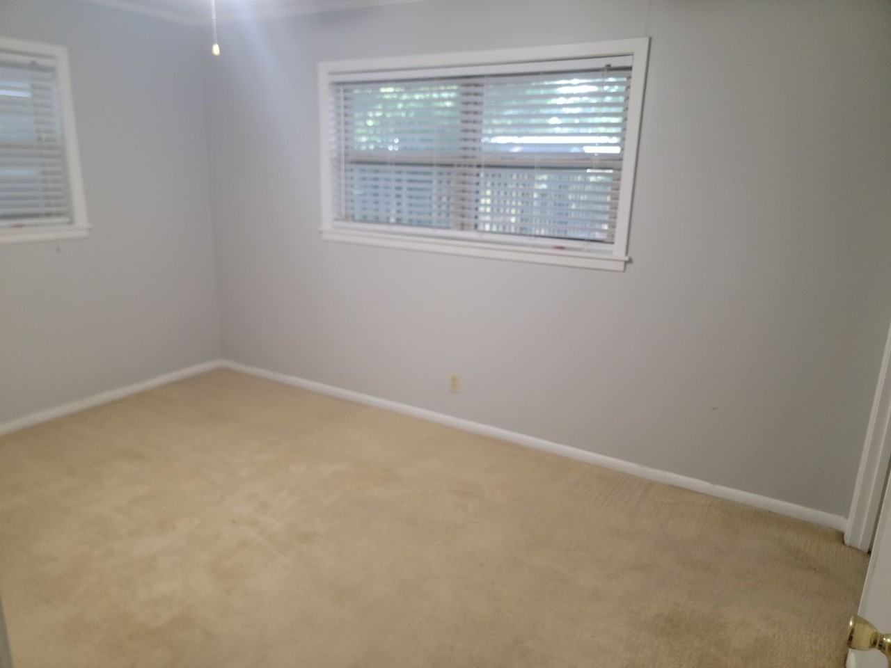 913 Middleton Dr - Photo 3 of 10