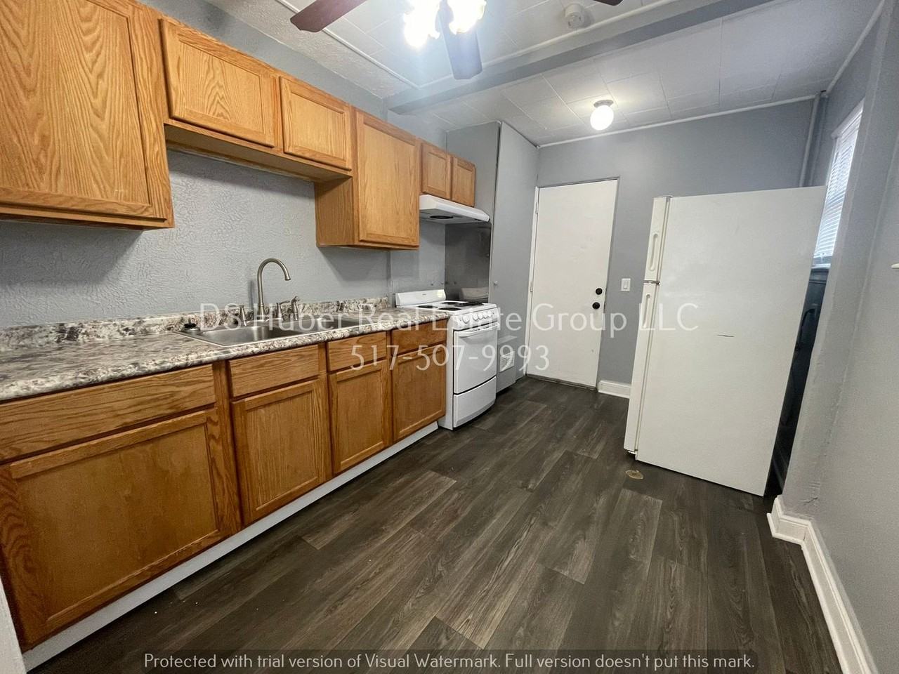 1621 Roselawn Ave - Photo 3 of 9