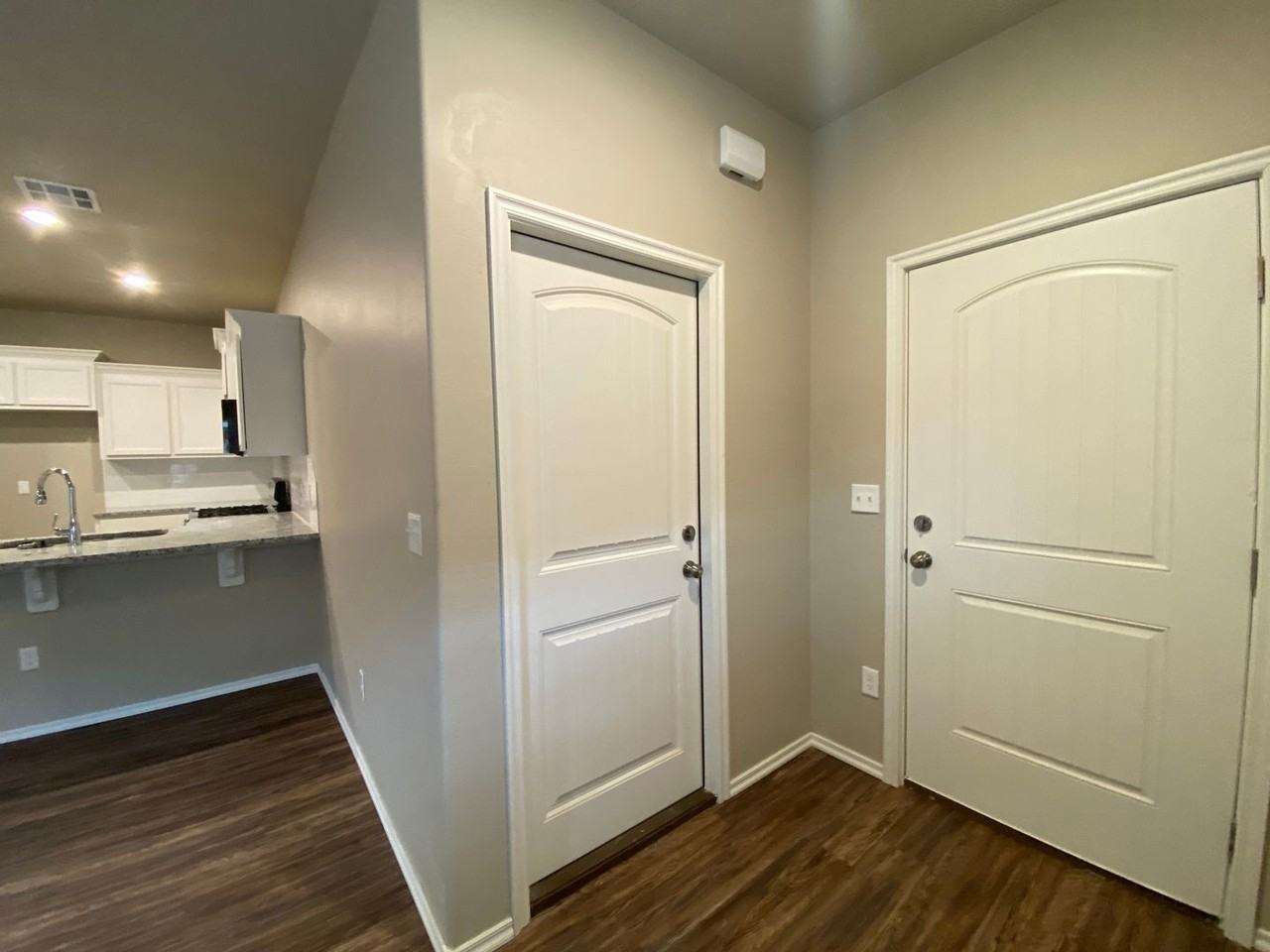10916 Nw 119th St - Photo 2 of 28
