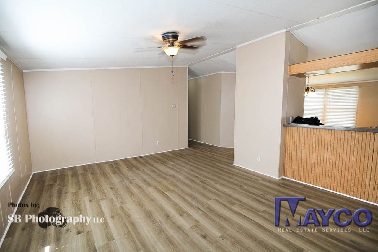 398 Richardson Rd - Photo 2 of 10