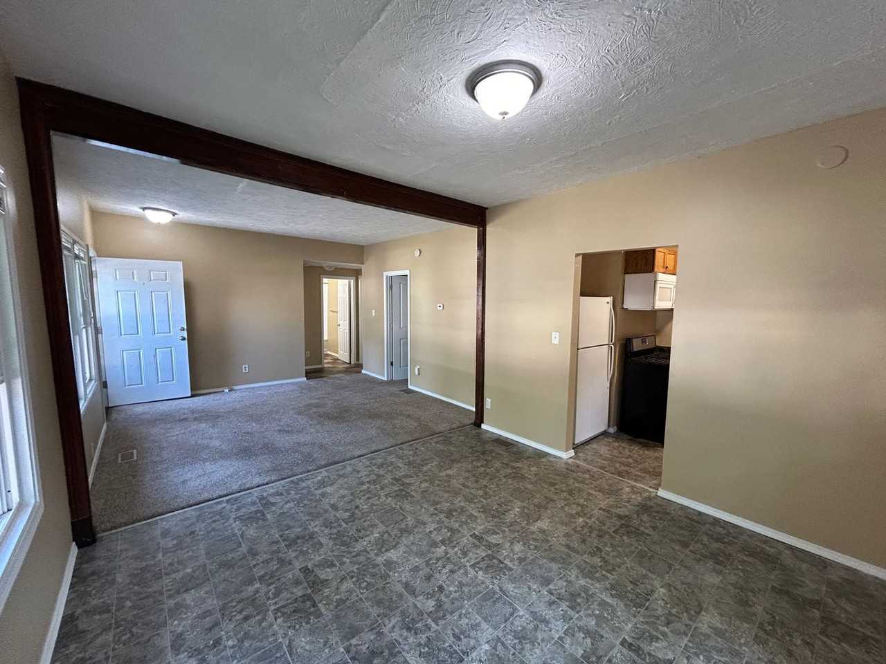 860 S 28th St - Photo 2 of 13