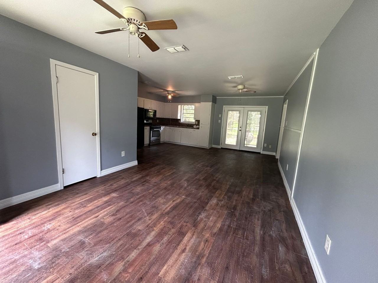 4221 Encina Dr - Photo 2 of 9