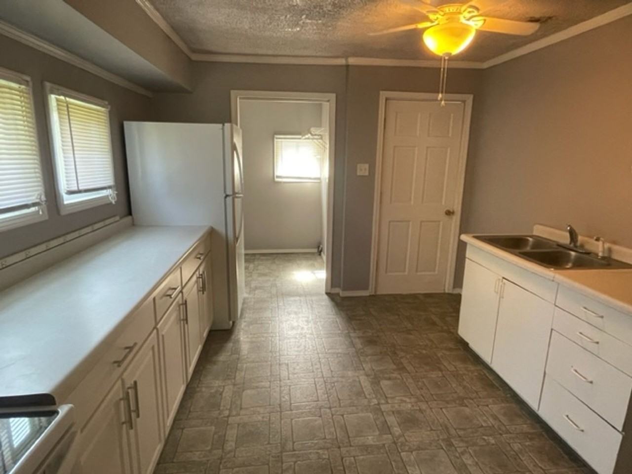 14909 W 7th St - Photo 3 of 9