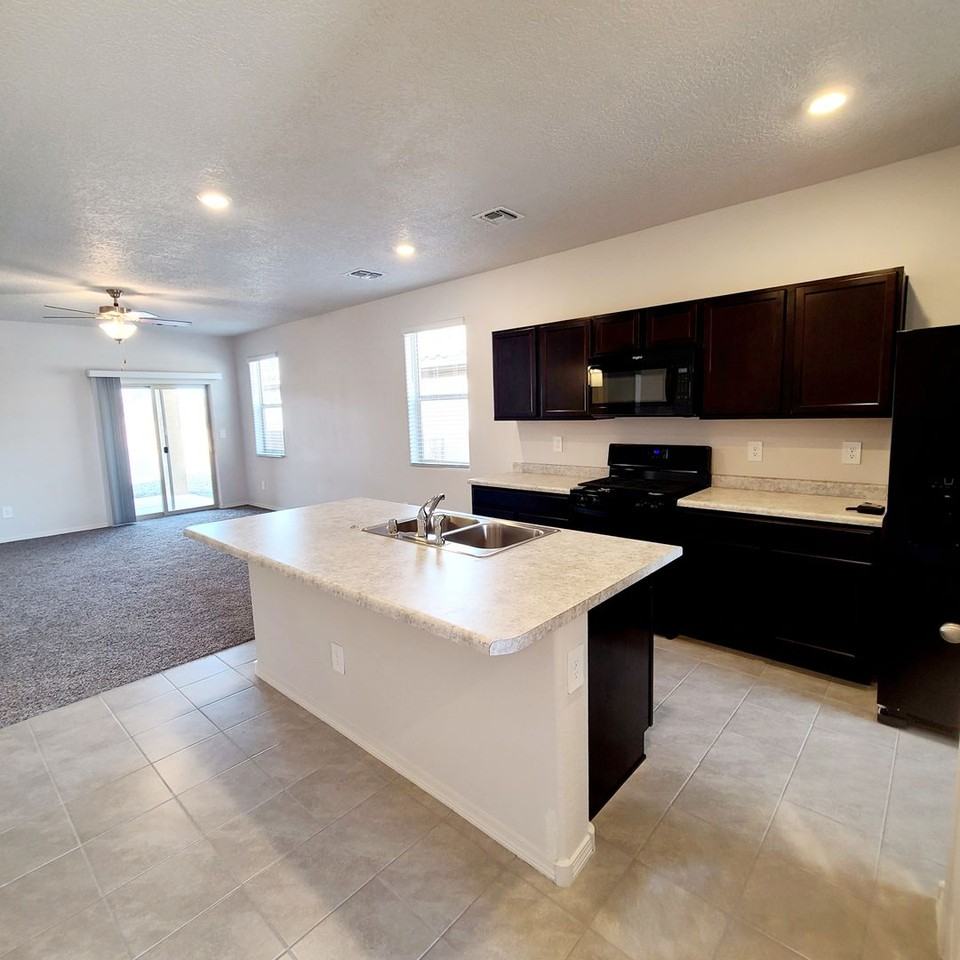 701 Desert Senna Ave Sw - Photo 5 of 16