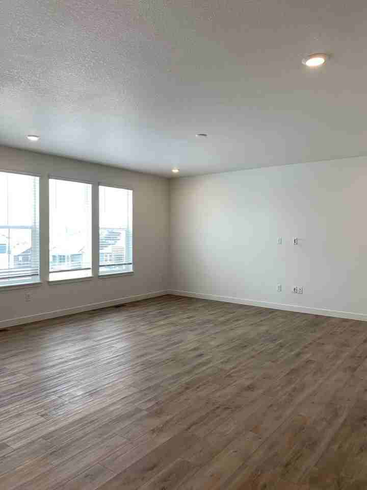 8099 Mount Kataka St - Photo 7 of 44