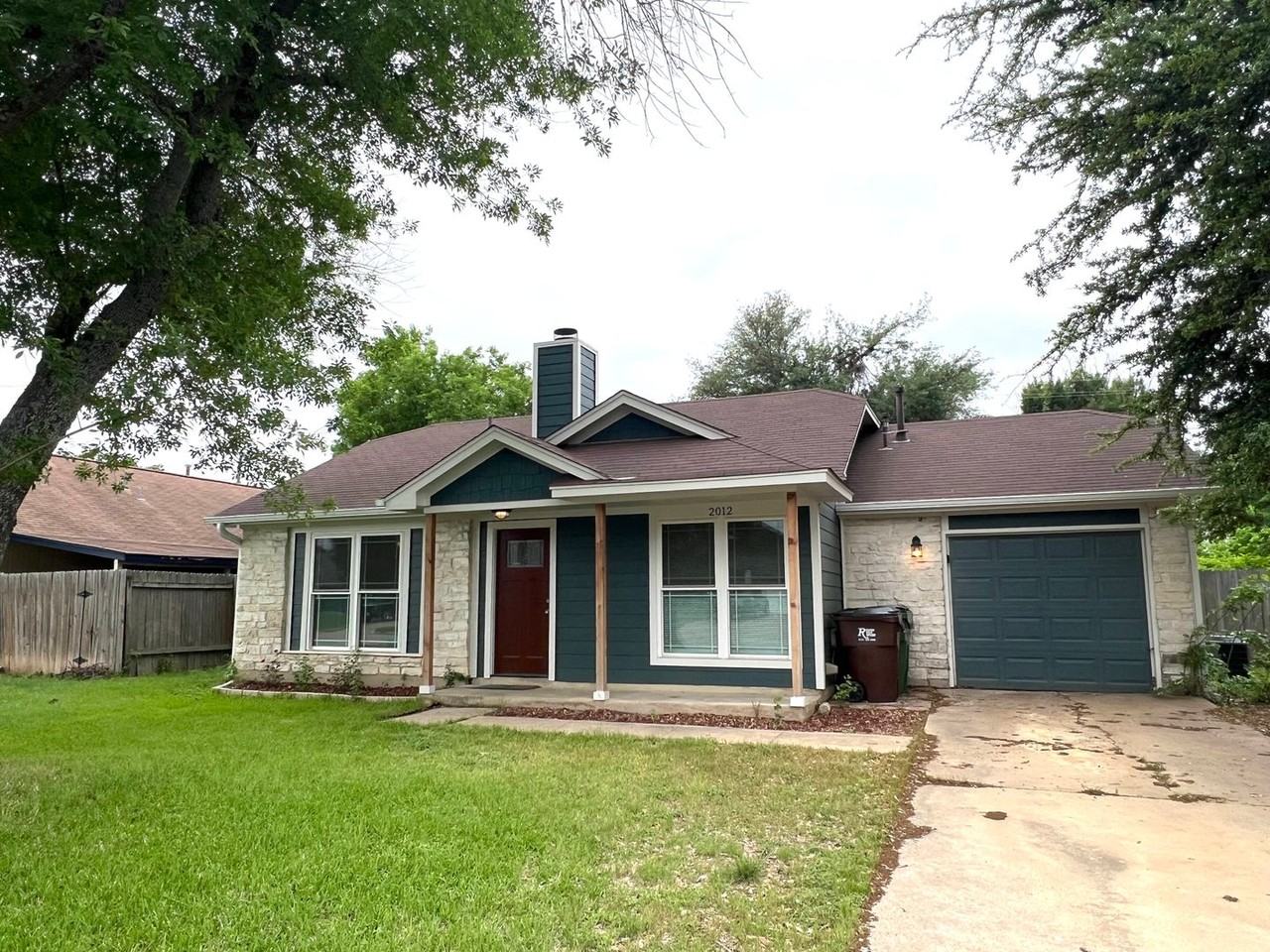 2012 James Pl - Photo 2 of 24