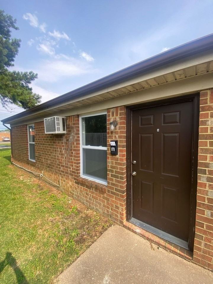 2510 Grandy Ave - Silver - Photo 2 of 10