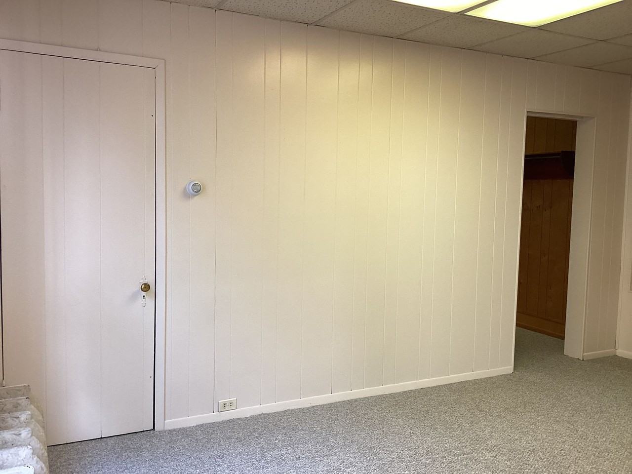 219 W Main St - Photo 3 of 34