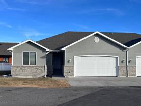 3285 Banff Ave - Photo 1 of 1