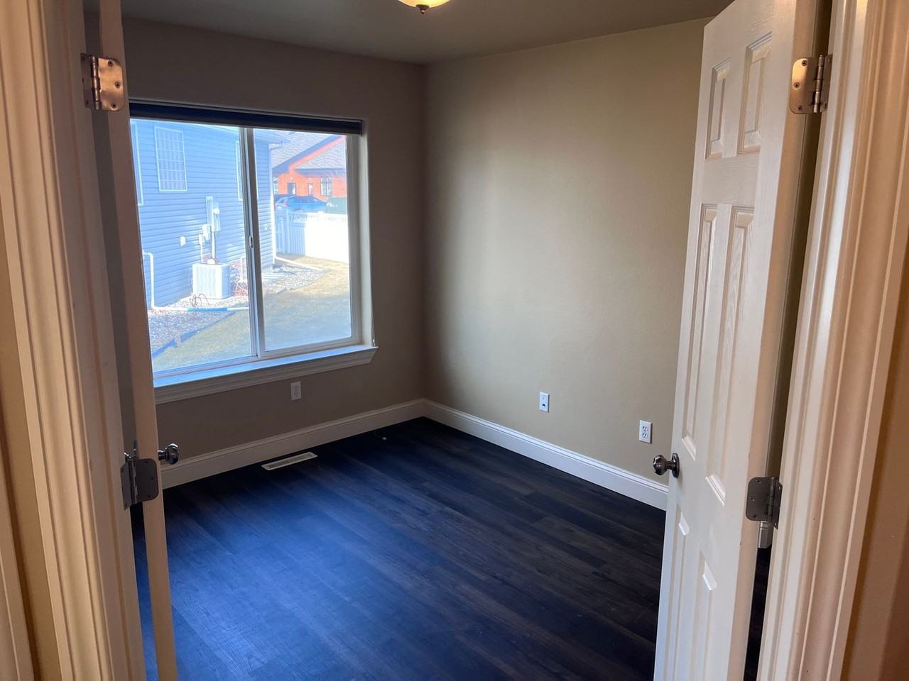 3285 Banff Ave - Photo 3 of 16