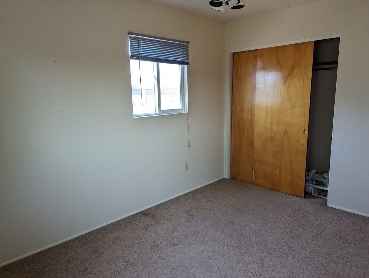 1246 Boston St - Photo 3 of 11