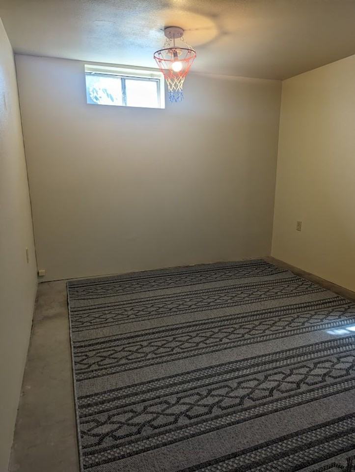 1246 Boston St - Photo 6 of 11