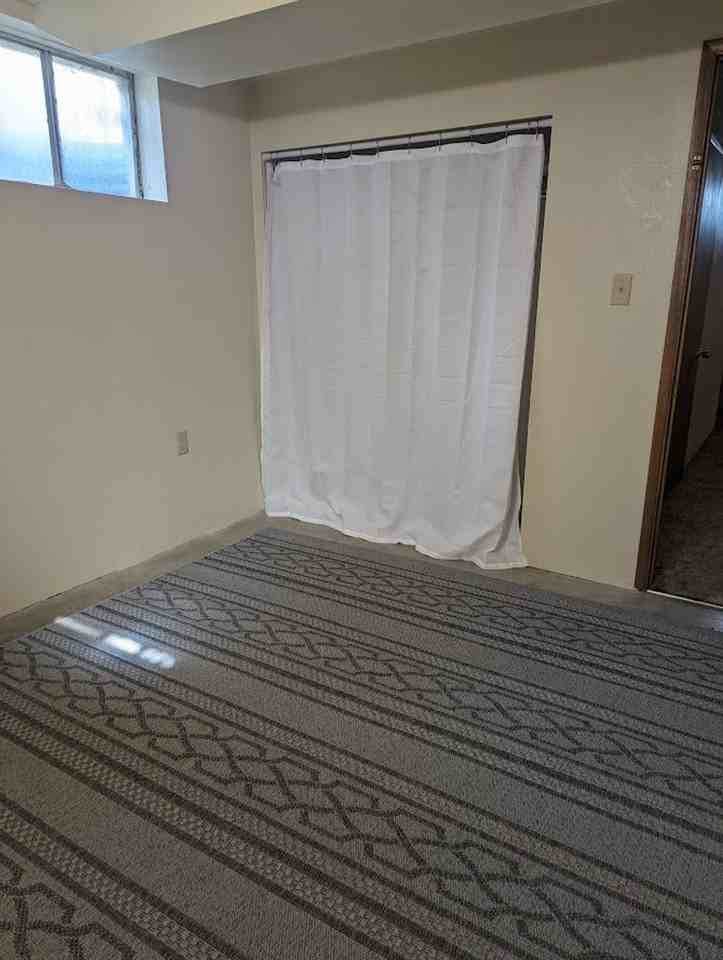 1246 Boston St - Photo 7 of 11
