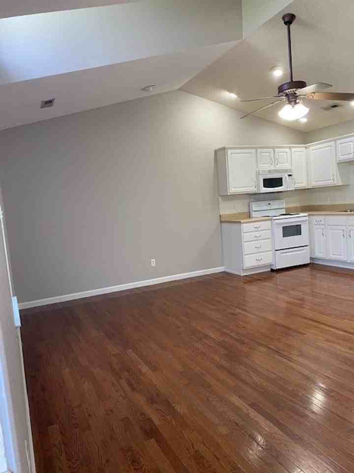 Maple Ridge - Photo 3 of 8