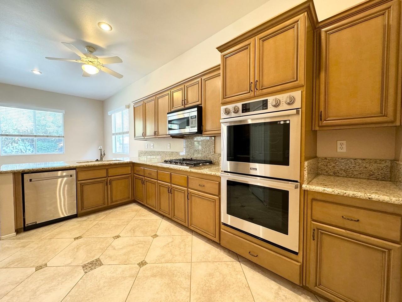 79140 Diane Dr - Photo 3 of 35