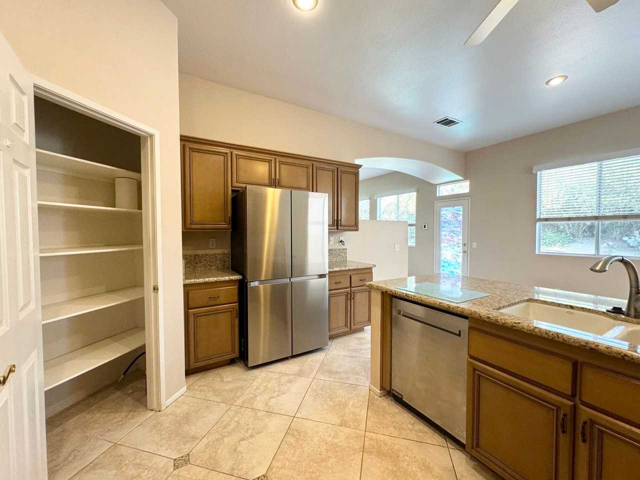 79140 Diane Dr - Photo 4 of 35