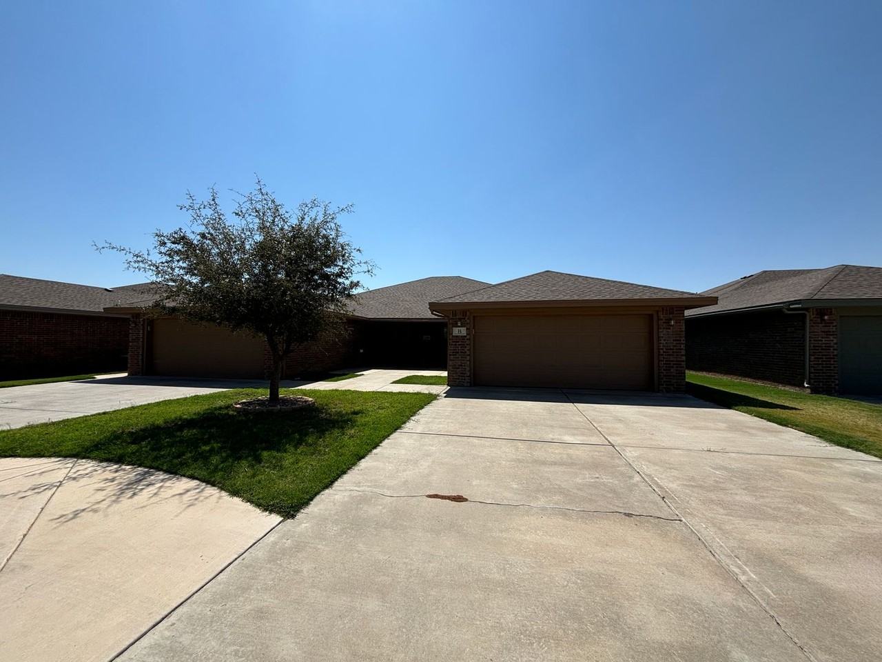 LB LO 5709 Grinnell Street TM - Photo 2 of 12