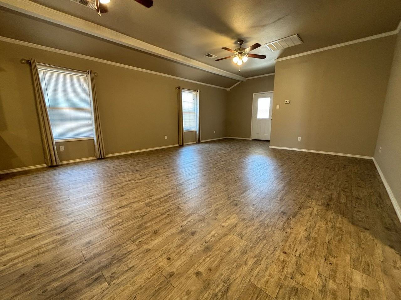 LB LO 5709 Grinnell Street TM - Photo 3 of 12