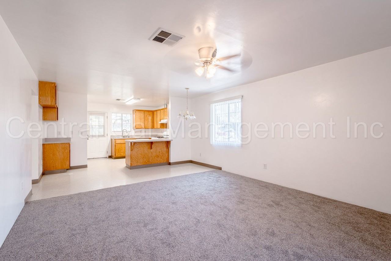 604 Washington Ave - Photo 2 of 15