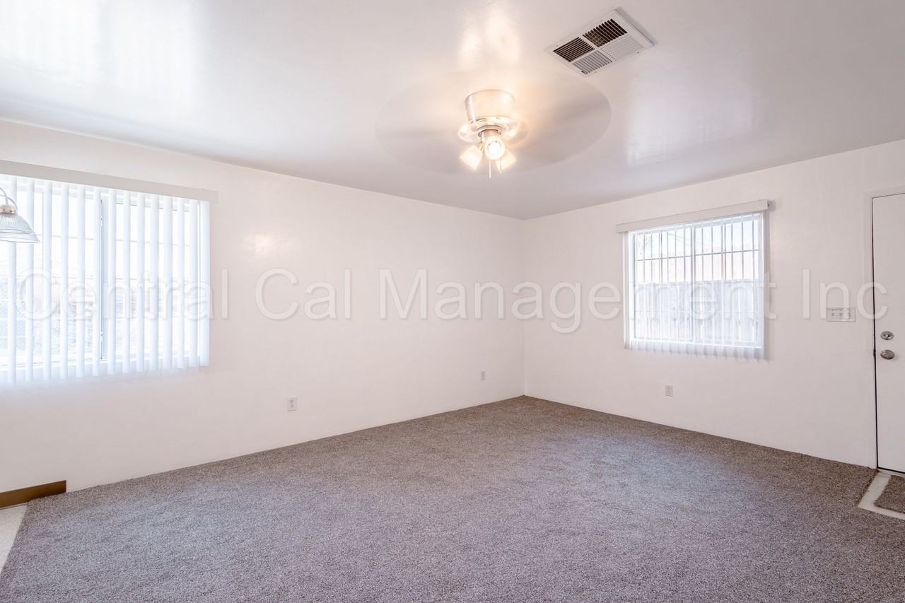 604 Washington Ave - Photo 3 of 15