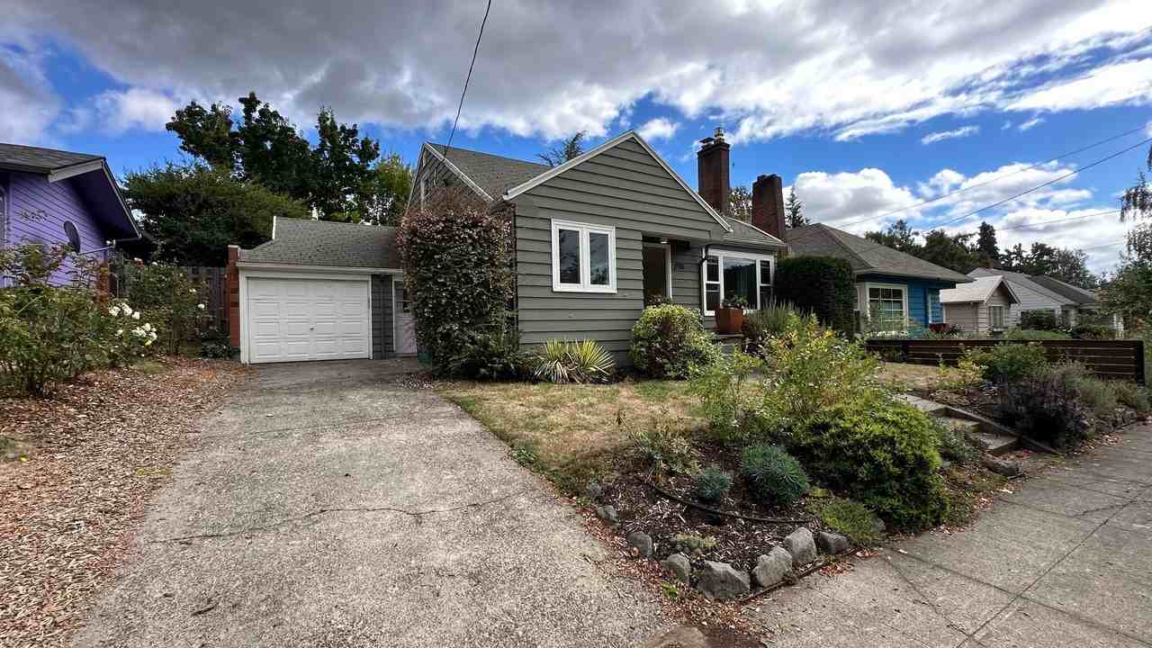 2710 Se 75th Ave - Photo 3 of 50