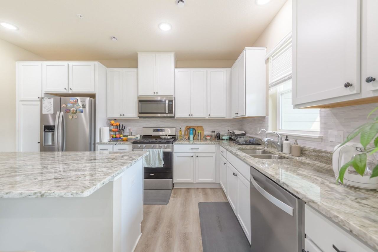 16422 Jaffna Pl - Photo 3 of 35