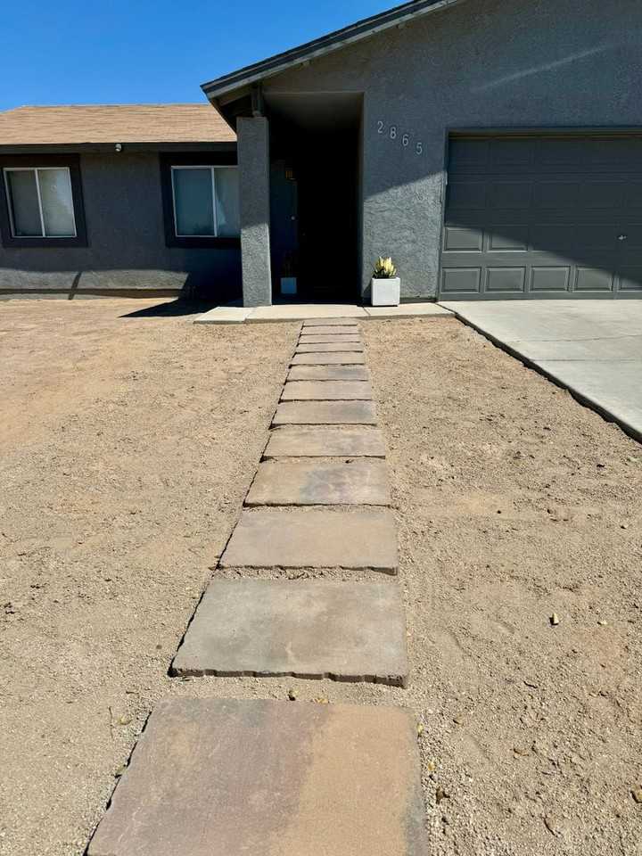 2865 S 28th Dr - Photo 3 of 21