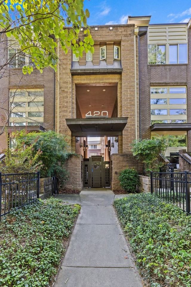 420 Queens Rd #7 - Photo 3 of 46