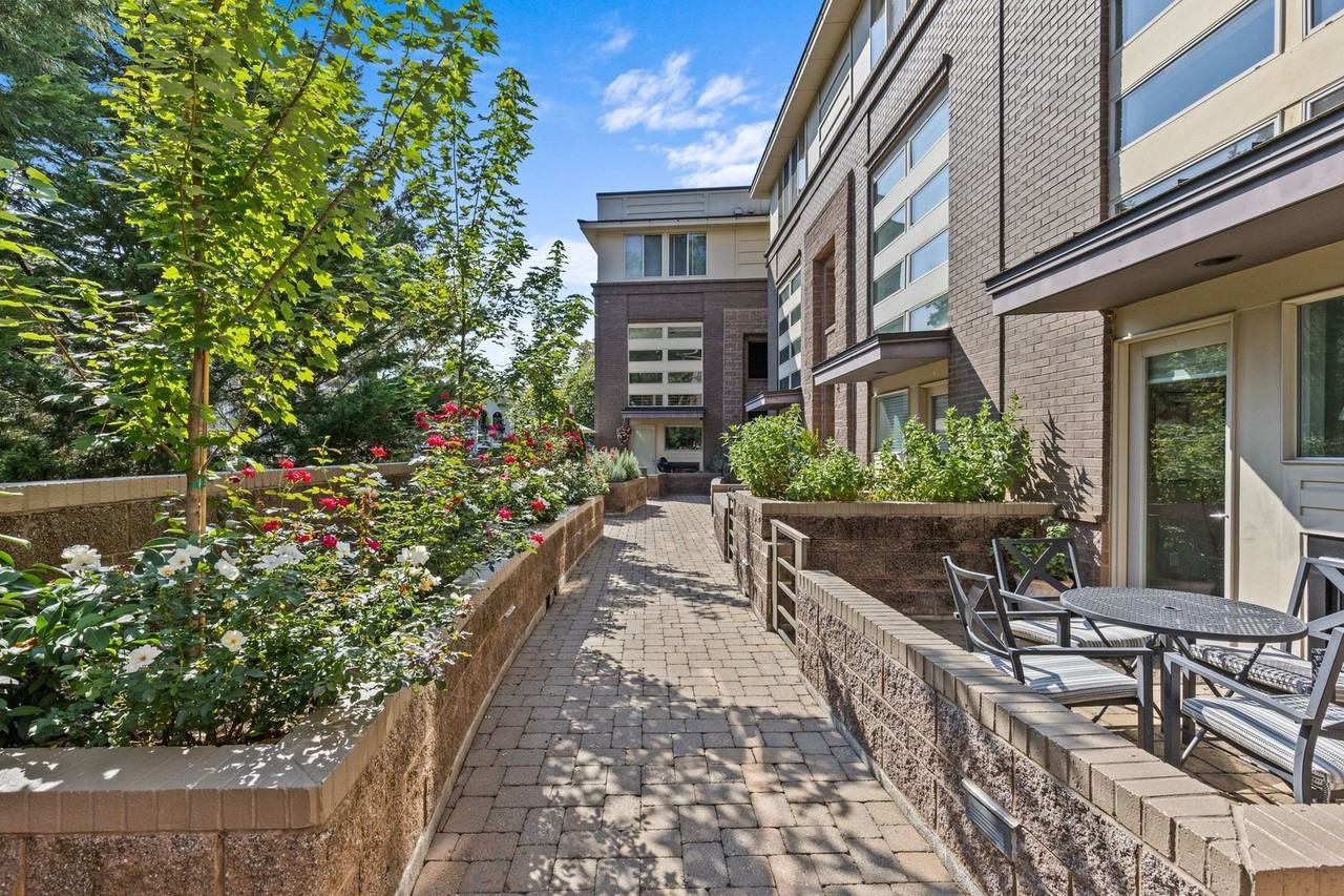 420 Queens Rd #7 - Photo 5 of 46
