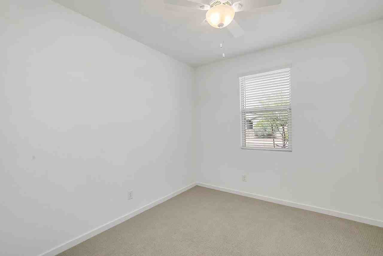 5621 W Notch Hill Rd - Photo 6 of 31