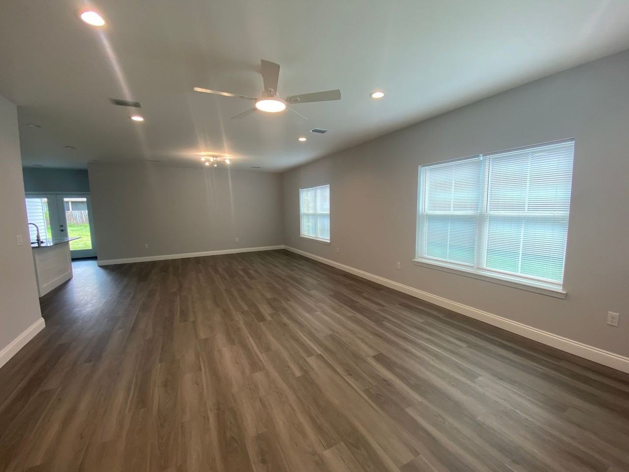 2936 Hall Ave - Photo 3 of 17