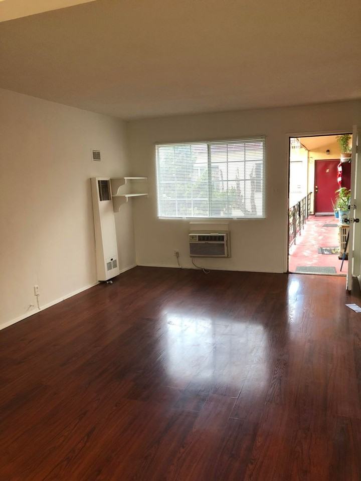 8815 Van Nuys Blvd #I - Photo 5 of 15
