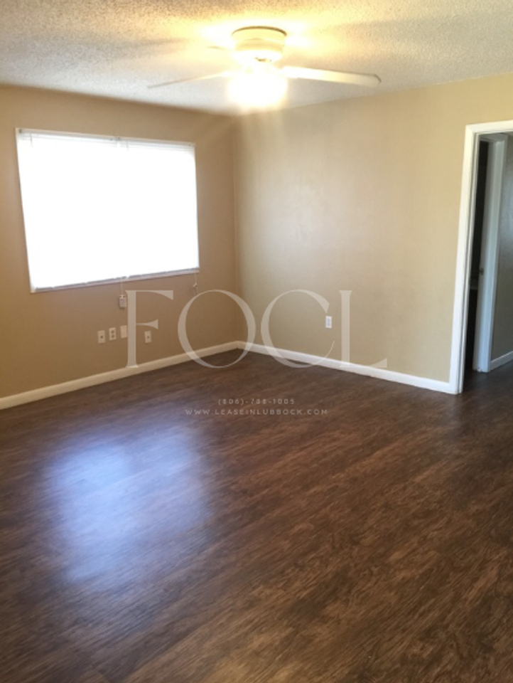 514 Dowden Rd - Photo 3 of 5