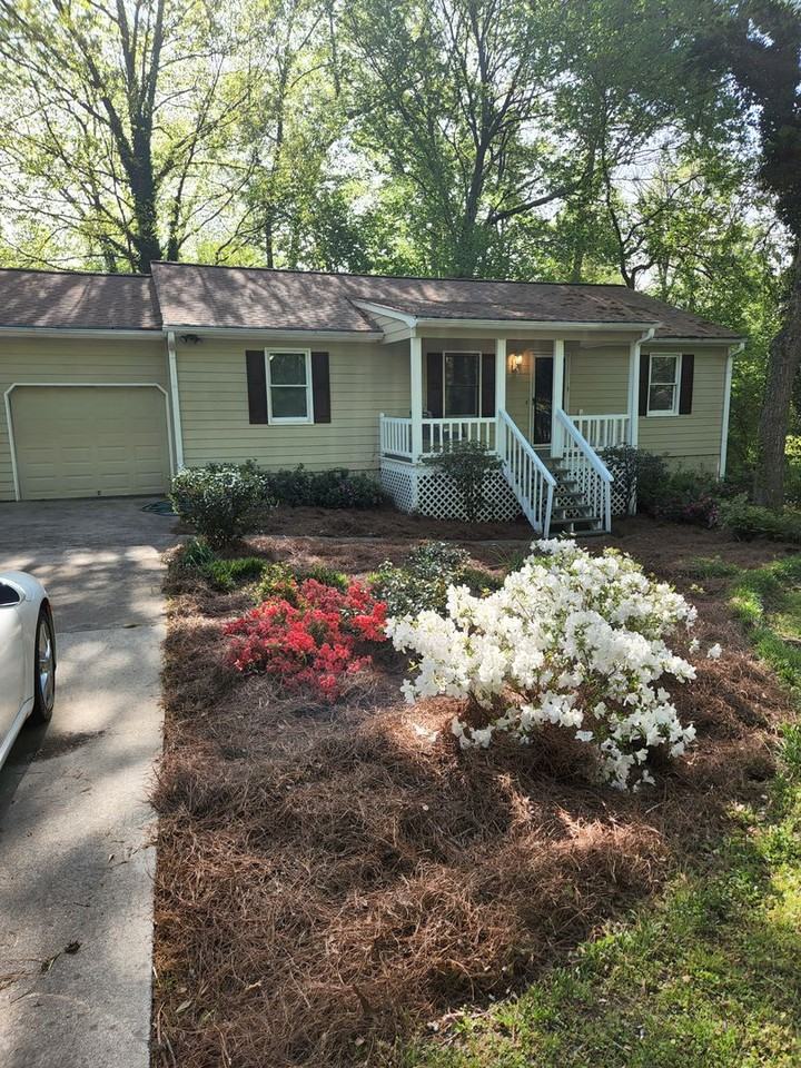 2512 Fairfield Court Southwest - Photo 2 of 15