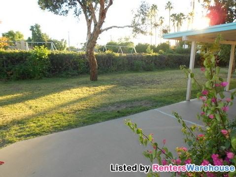 3101 E Weldon Ave - Photo 3 of 12